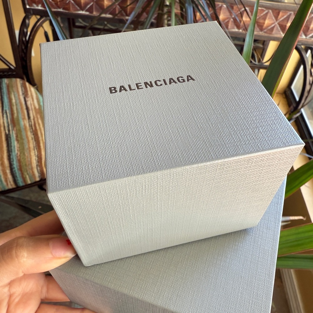 Balenciaga Plated Shoelace Choker Necklace - Picture 2 of 3